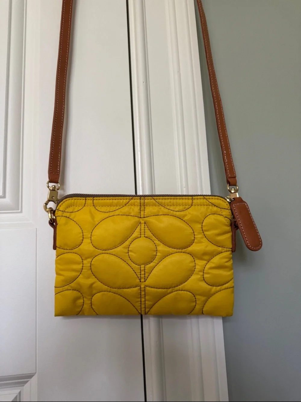 Orla Kiely Yellow Floral Quilted Crossbody with Leather Strap and Details. - Picture 3 of 5